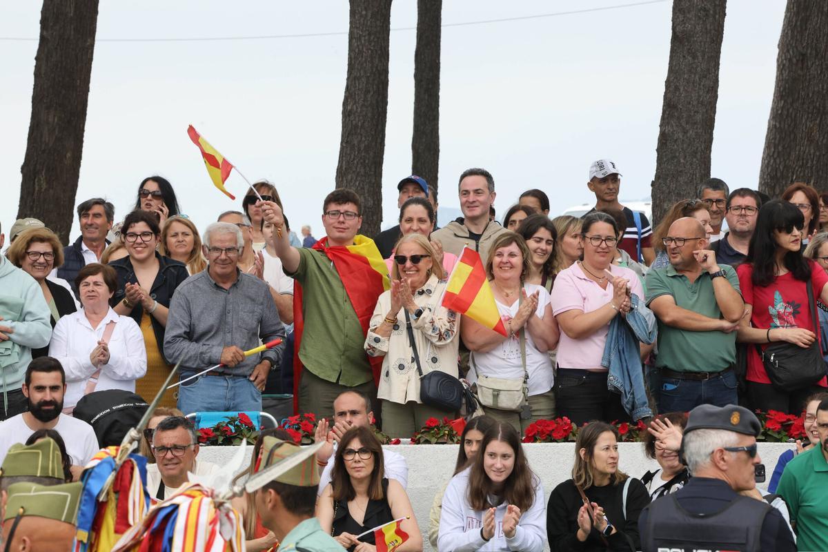 Vigo se rinde al desfile de la Fuerzas Armadas Vigo se rinde al desfile de la Fuerzas Armadas