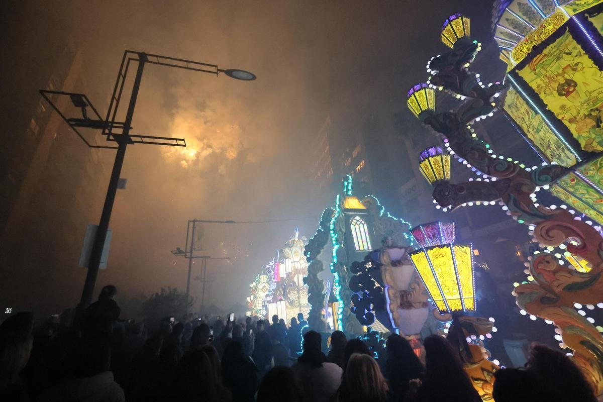 Galería: La Encesa de les Gaiates ilumina Castelló