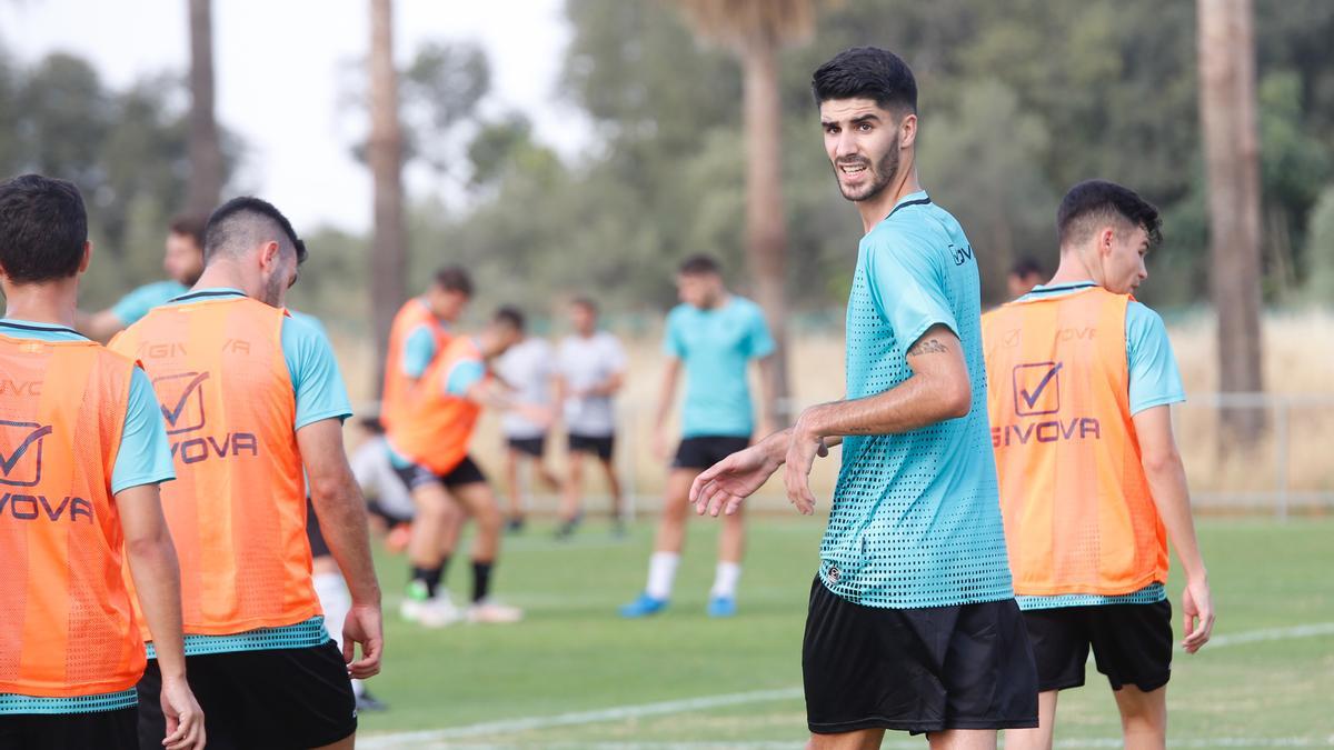 Ricardo Visus, durante un entrenamiento con el Córdoba CF, esta pretemporada.