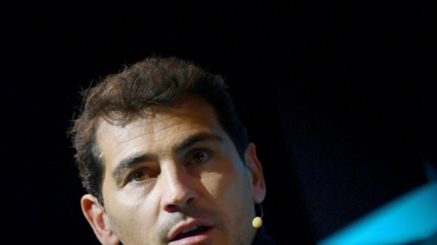 Fernando Hierro llama &quot;ridículo&quot; a Iker Casillas
