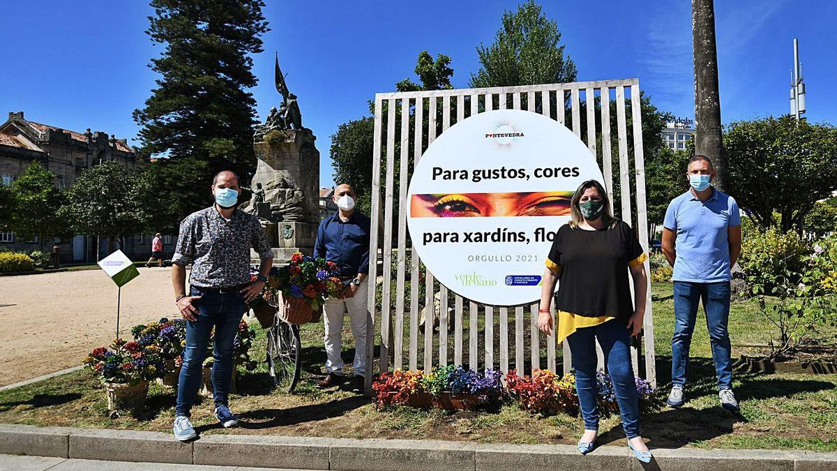 Los concelleiros posan en el “photocall”.   | // GUSTAVO SANTOS.