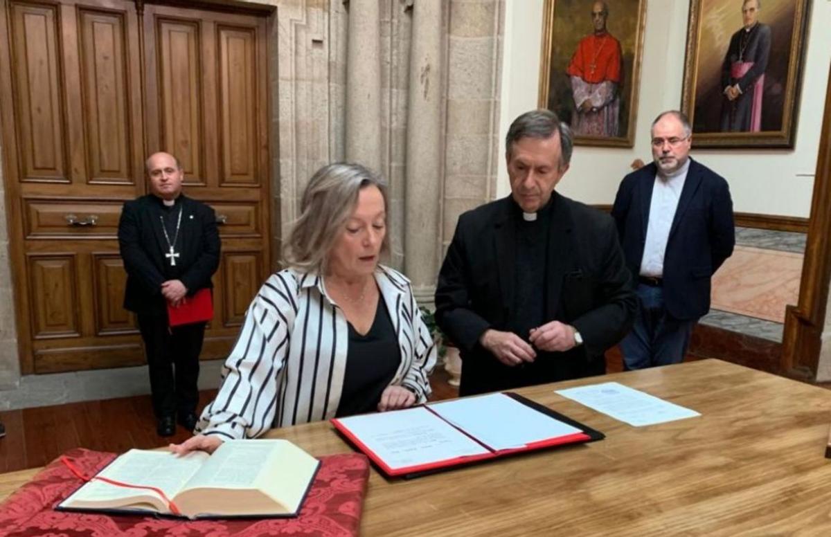 María Begoña Díaz García juró el cargo como delegada episcopal de Enseñanza en el Arzobispado / CEDIDA