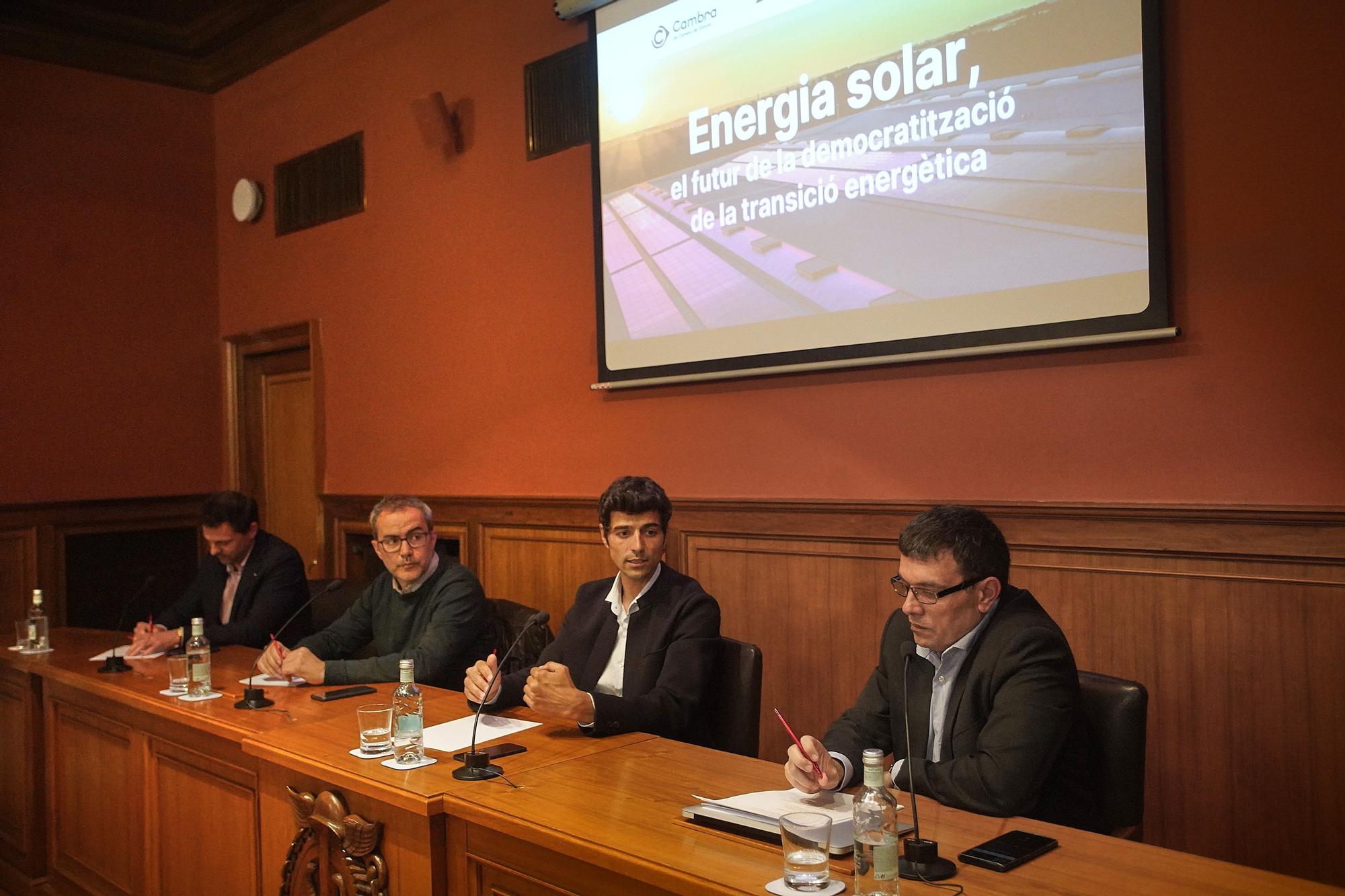 Energia solar: El futur de la democratització de la transició energètica