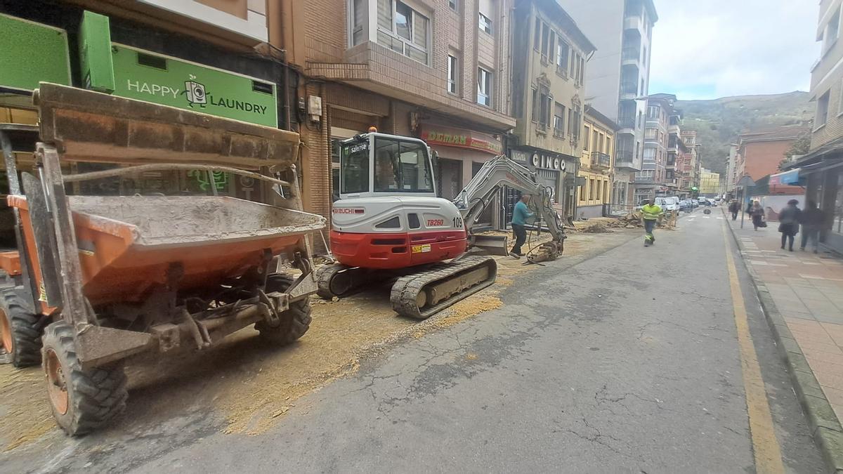 Obras en la calle Leopoldo Alas Clarín.