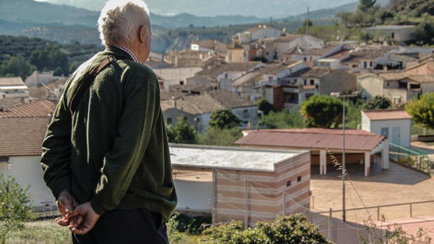 Volver al pueblo para aliviar el problema de la vivienda
