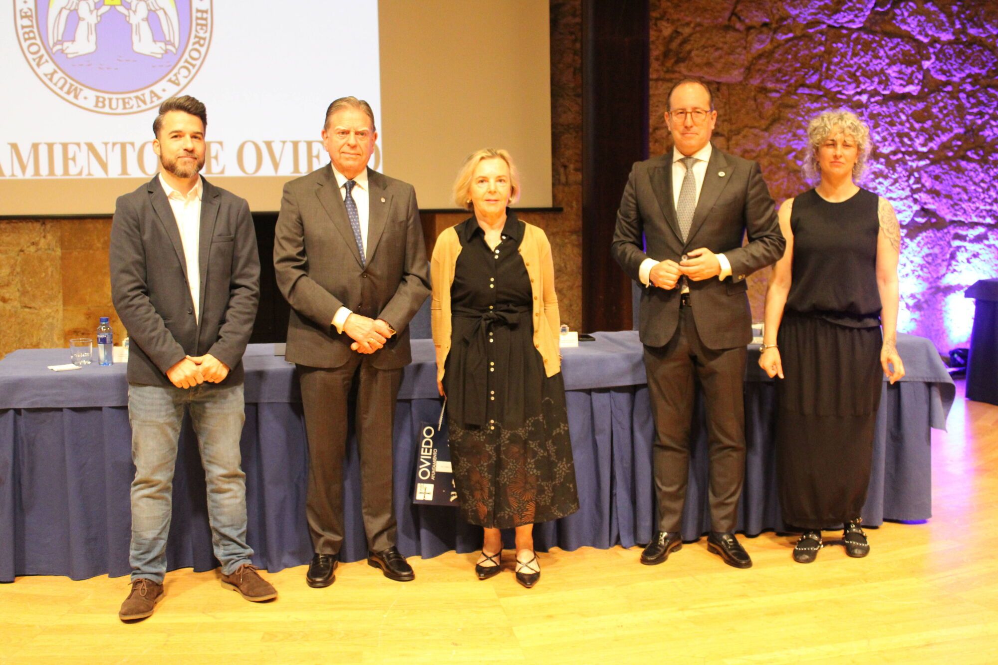 Acto institucional Santa Rita Hora: 11:00 Lugar: Oviedo, Sala de Cámara del Auditorio Príncipe Felipe Descripción: Homenaje a los trabajadores municipales jubilados y a quienes cumplen 25 y 40 años de servicio en el Ayuntamiento.