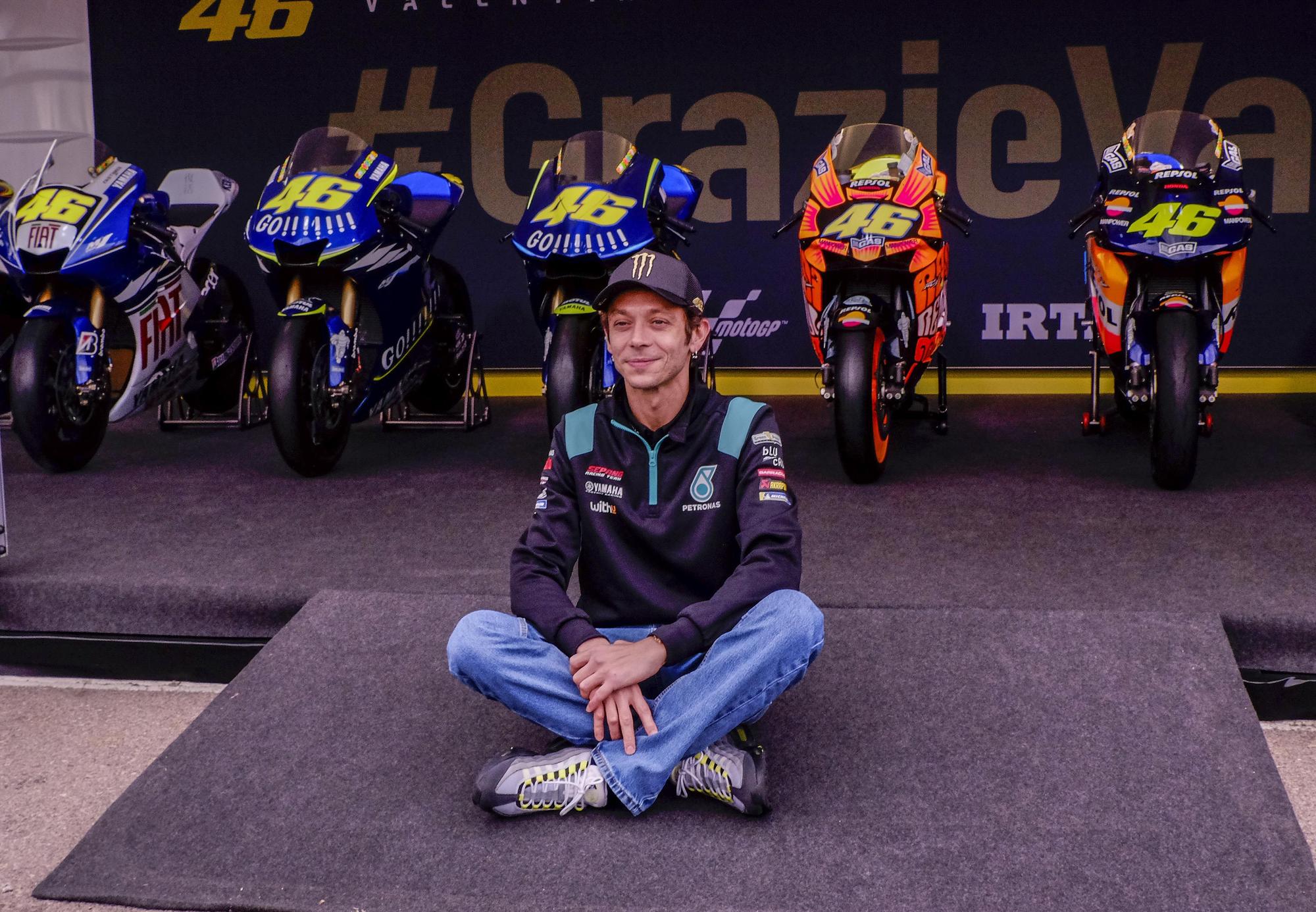 Valentino Rossi se despide de Moto GP