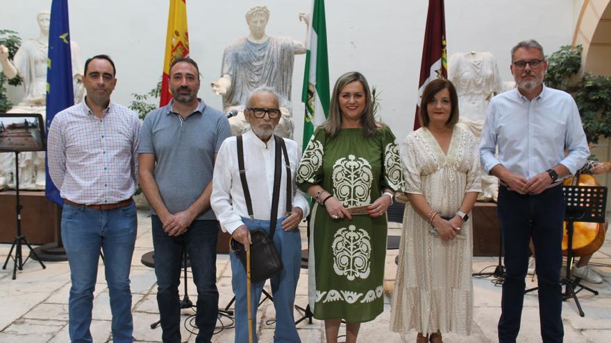 El Ayuntamiento de Baena homenajea al artista Paco Ariza y dedicándole una de las salas del Museo Histórico