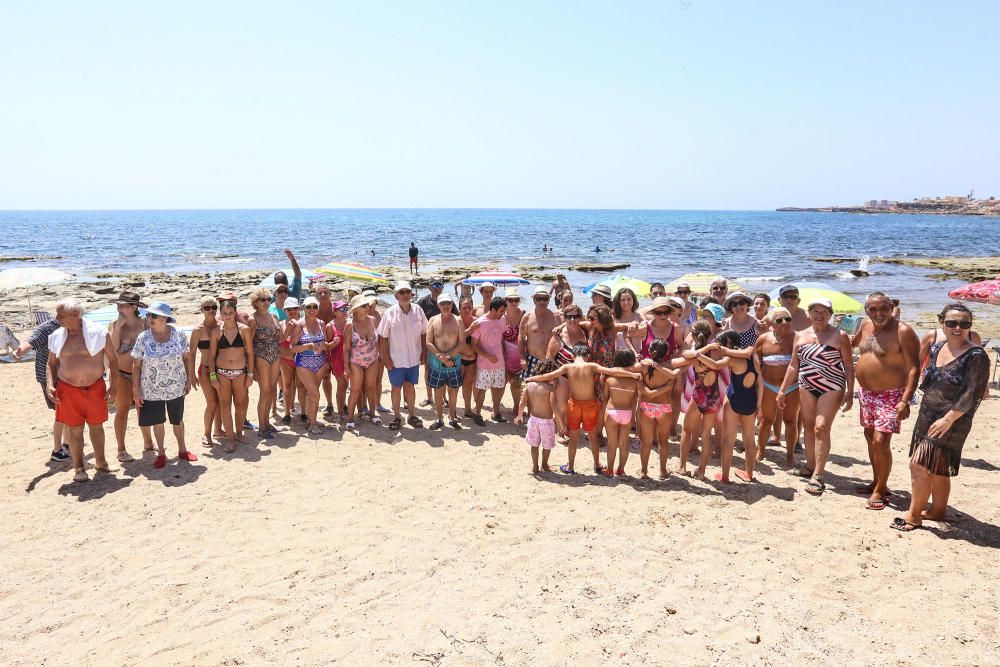 Los bañistas aseguran que no están en contra de la medida pero reclaman que se zonifique la playa para usuarios con perros y sin perros