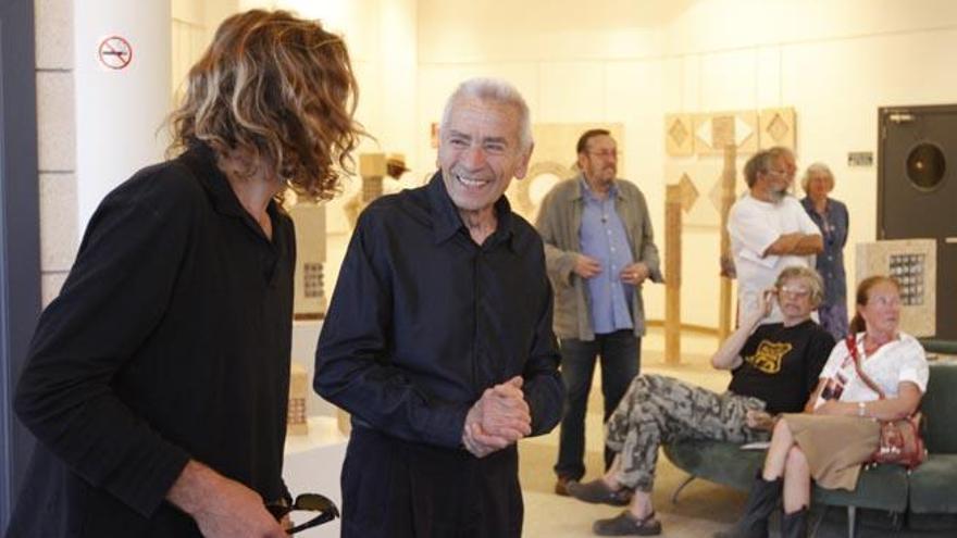 Julio Bauzá en la inauguración de una exposición de sus piezas en el Club Diario de Ibiza.