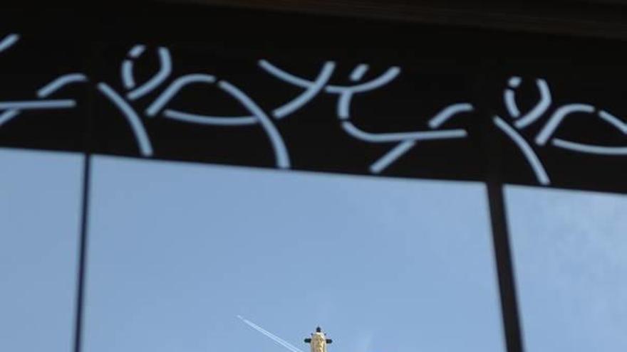 Imagen del Cristo y el Castillo de Monteagudo desde el Centro de Visitantes de la pedanía.