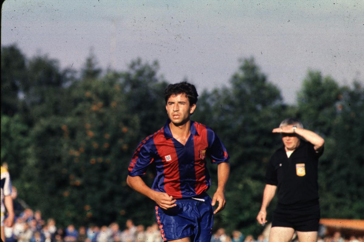 Luis Milla, durante su etapa en el Barça.