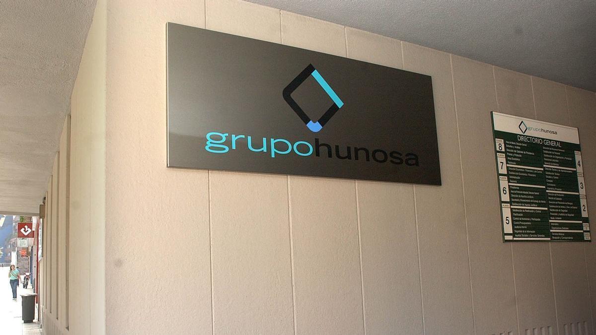 La entrada a la sede de Hunosa.