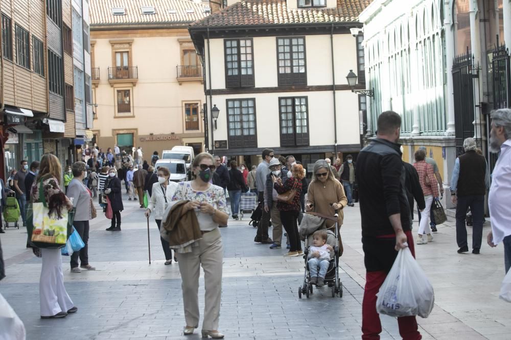 Así estaba Oviedo hoy durante el horario reservado para los mayores de 70 años y dependientes.