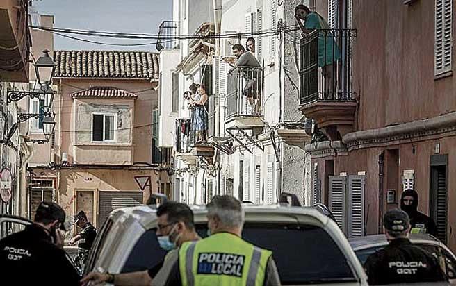 La Policía desmantela once puntos de venta de droga del clan del Pablo en La Soledat