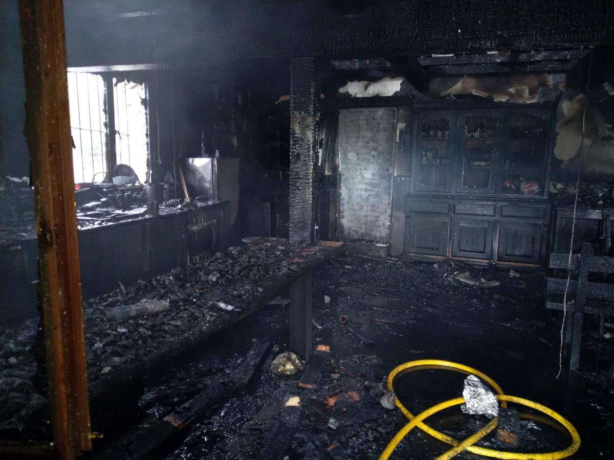Interior de la vivienda tras el incendio.