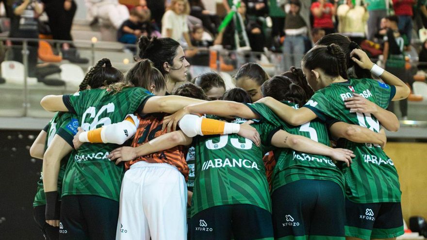 Jugadoras del Bembrive FS, durante un partido en el Vicente Álvarez. |  FdV
