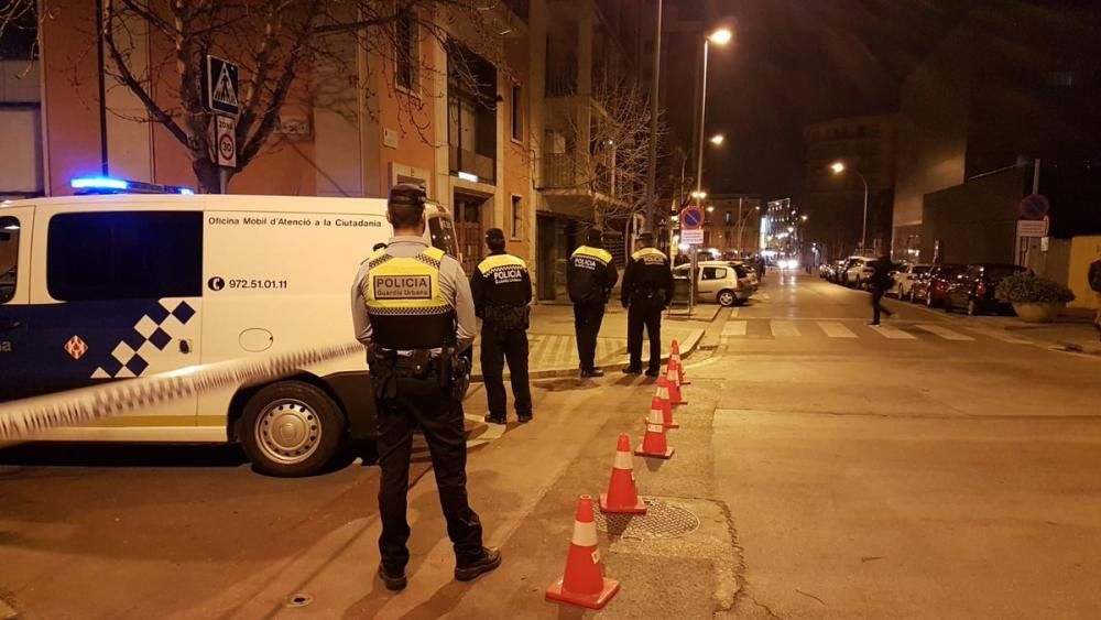 Operatiu de la Guàrdia Urbana a la plaça del Sol.