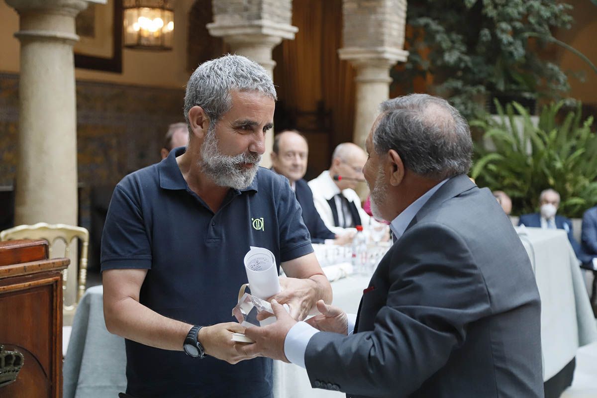 El Ateneo de Córdoba entrega sus fiambreras de plata