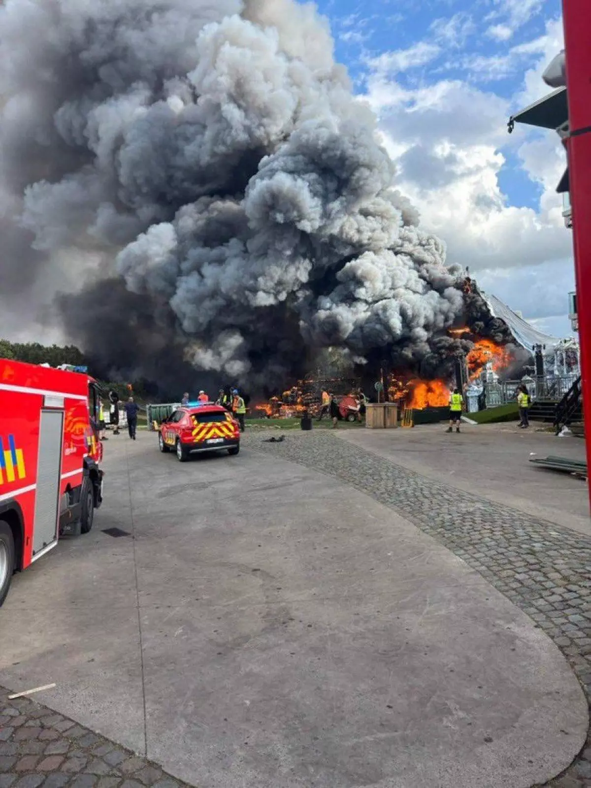 El escenario principal del Tomorrowland se incendia a dos días de su inicio