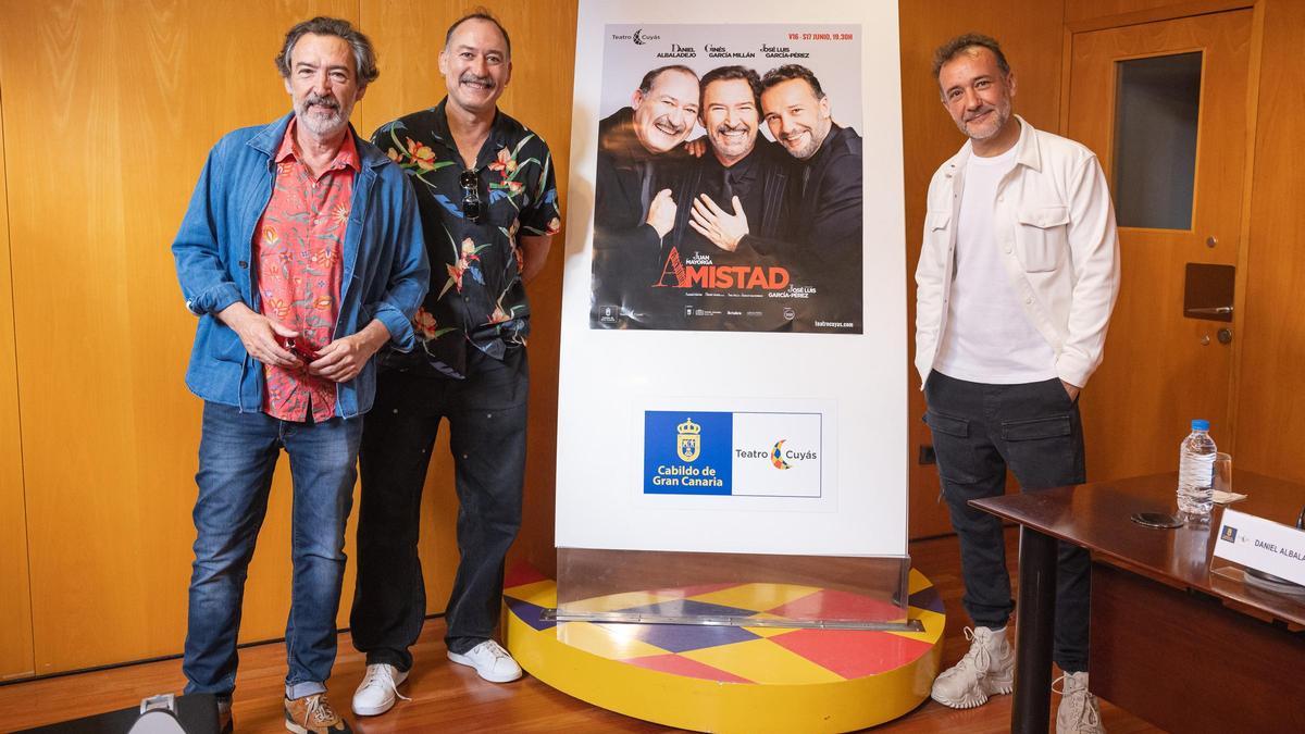 De izquierda a derecha: Ginés García Millán, Daniel Albadalejo y José Luis García-Pérez, ayer, en el Cuyás.