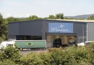 Starnaliza liquida a 29 trabajadores fijos de la nave de Frinsa en Silleda