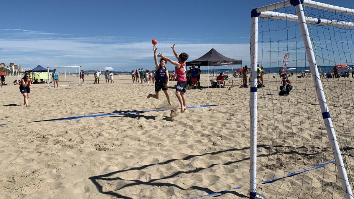 Gandía, perfecto inicio para la Lliga d´Handbol Platja