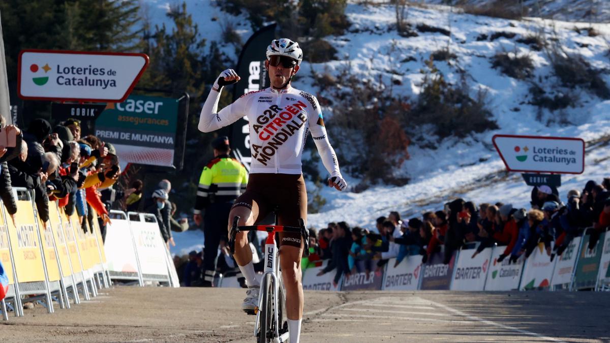 Ben O'Connor, en la llegada a meta a La Molina de la Volta Catalunya 2022