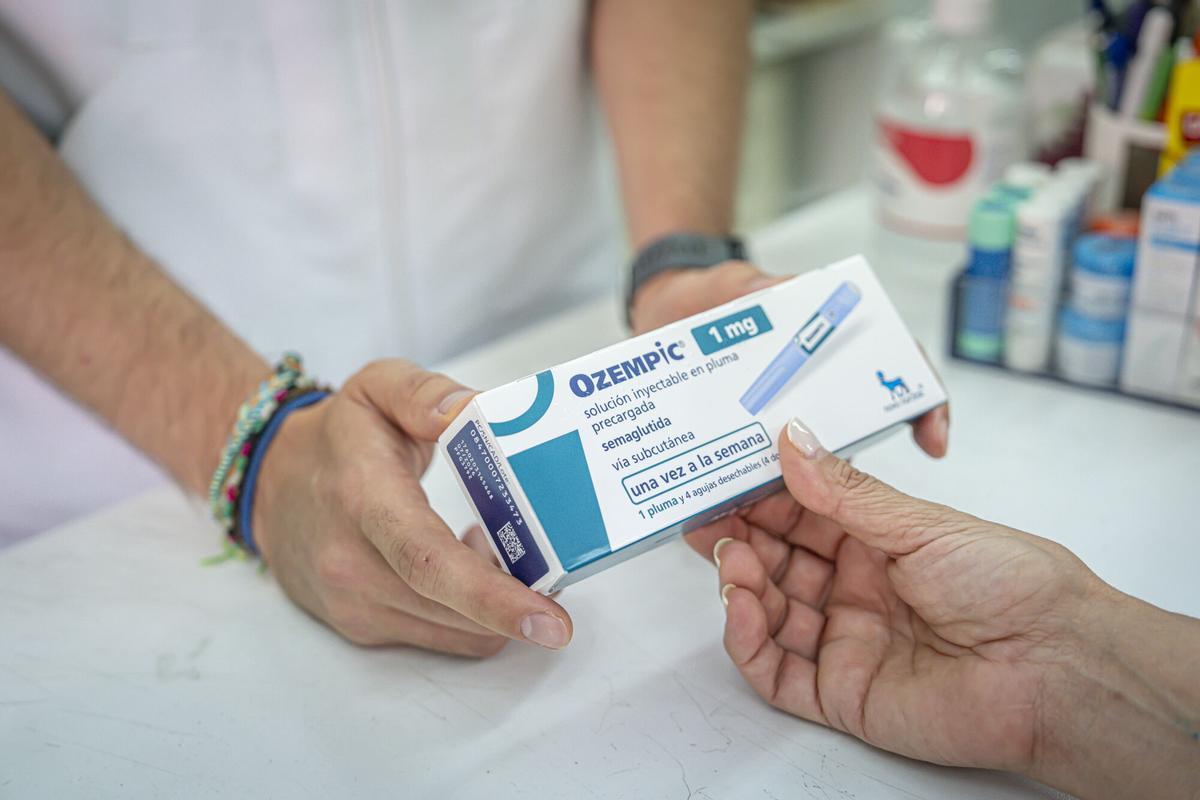 Una caja del fármaco Ozempic, contra la obesidad.