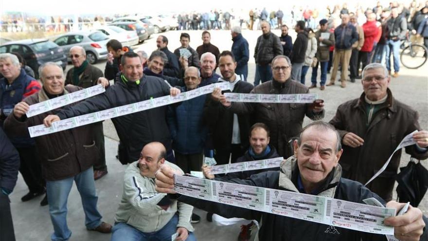 Cientos de aficionados en taquillas tras el cuarto triunfo del Córdoba