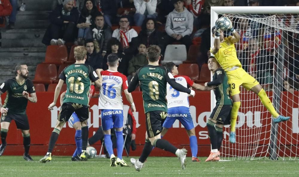 El partido entre el Sporting y la Ponferradina, en imágenes