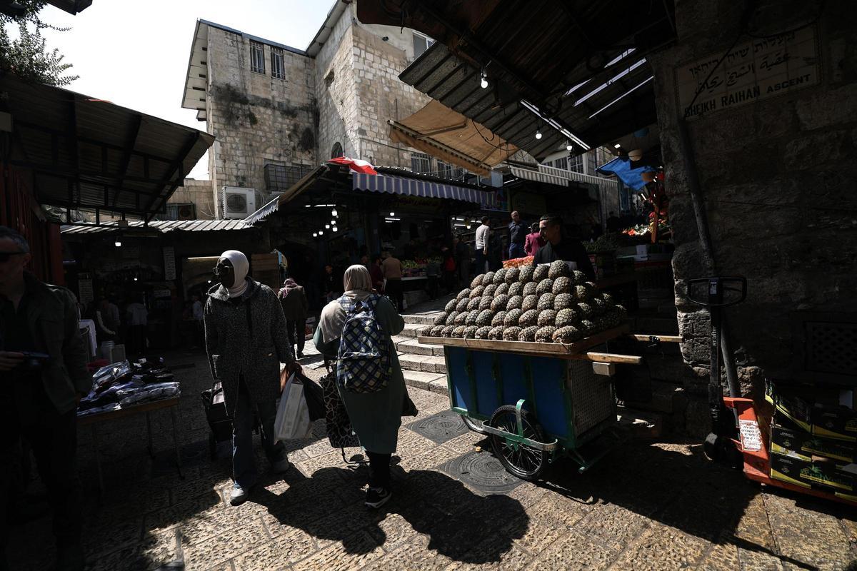 Jerusalen se preparan para la fiesta del Eid al Fitr.