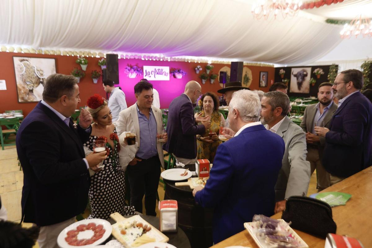 Las recepciones llenan de ambiente el martes de Feria de Córdoba