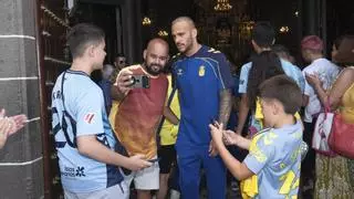 Honores de brazalete en la UD Las Palmas para Kirian y gran ovación para Jesé