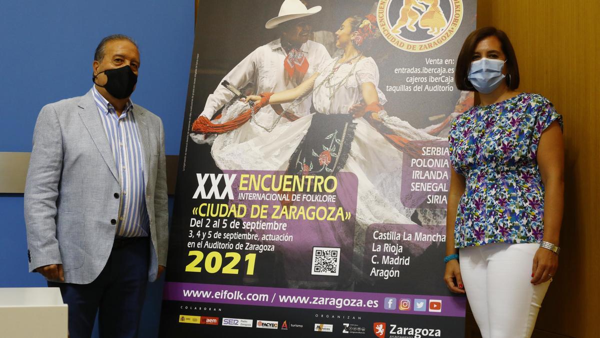 Ángel Martínez y Sara Fernández, durante la presentación del Eifolk.