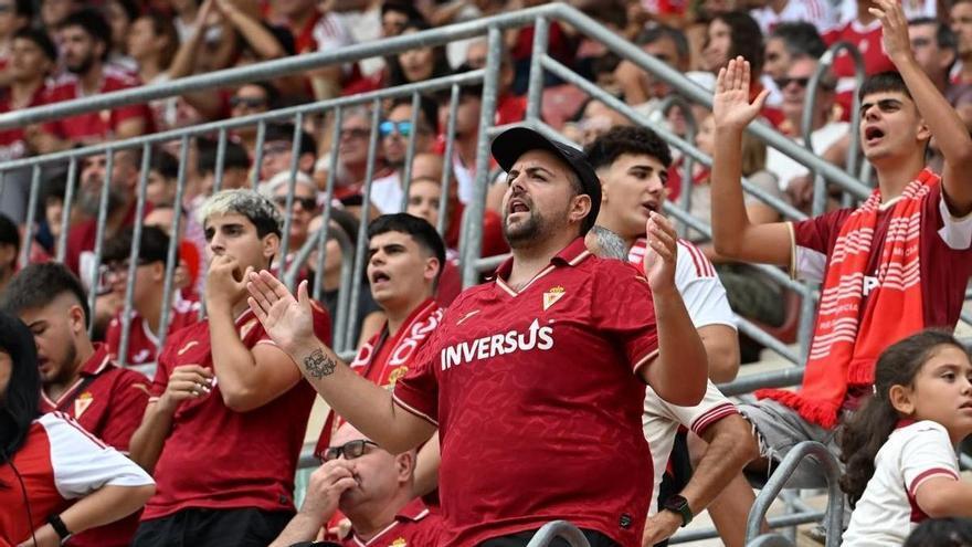 El Real Murcia anuncia la mejor entrada de la temporada en la visita del Real Zaragoza: más de 21.000 asientos ocupados