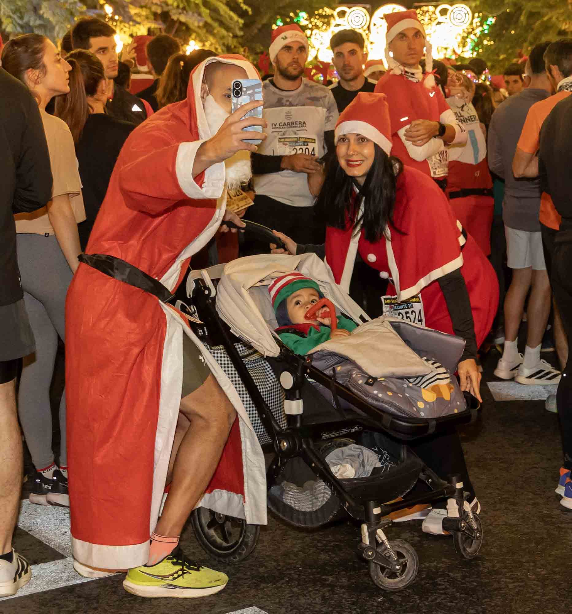 La San Silvestre de Alicante llena de colorido la ciudad