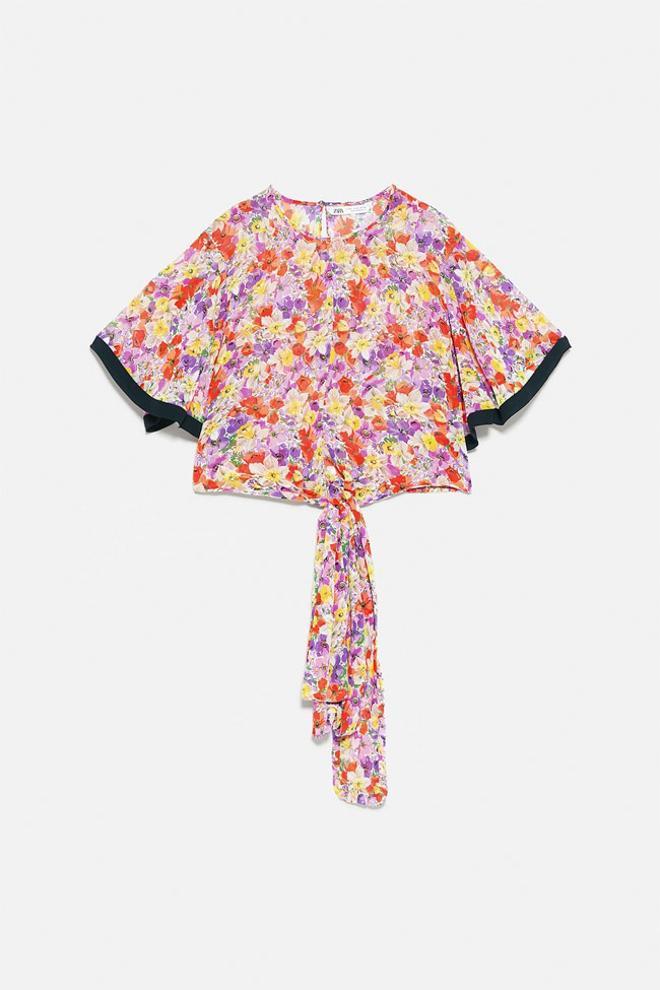 Blusa con lazada de estampado floral, de Zara