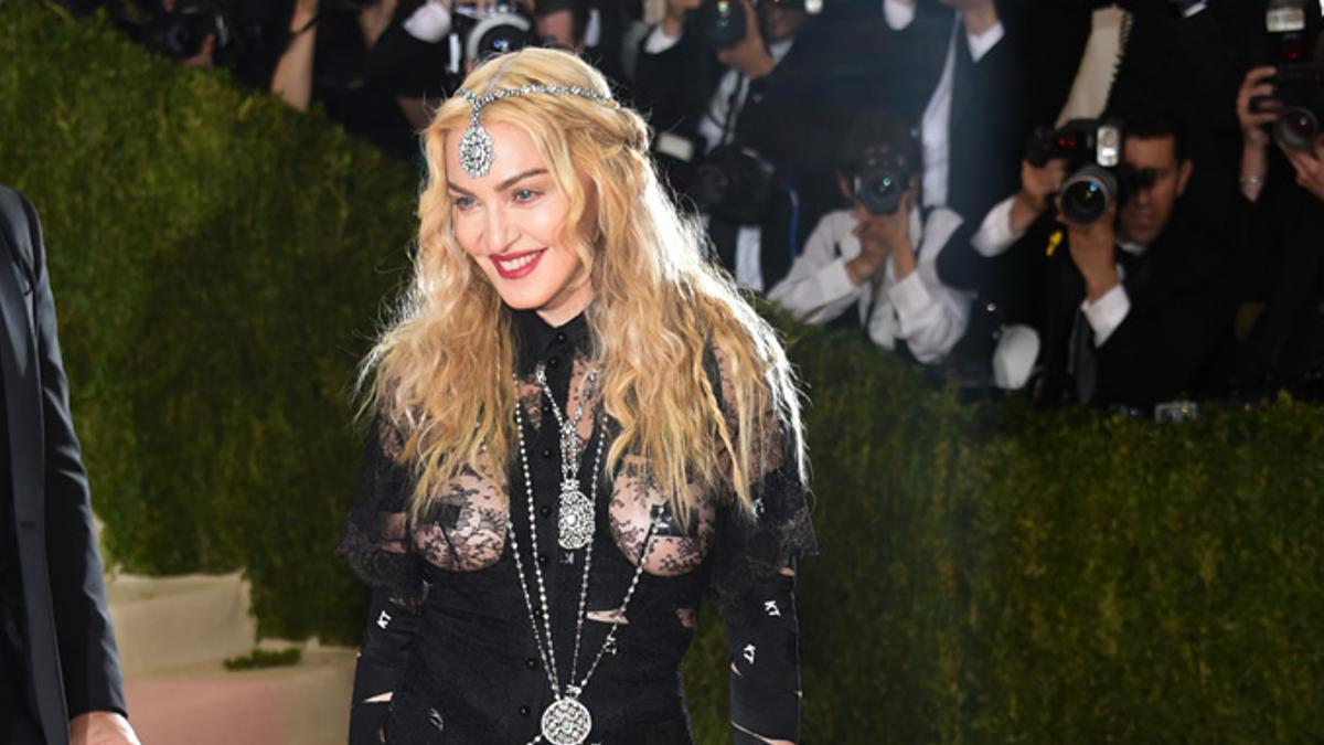 Madonna de Givenchy en la Gala Met 2016