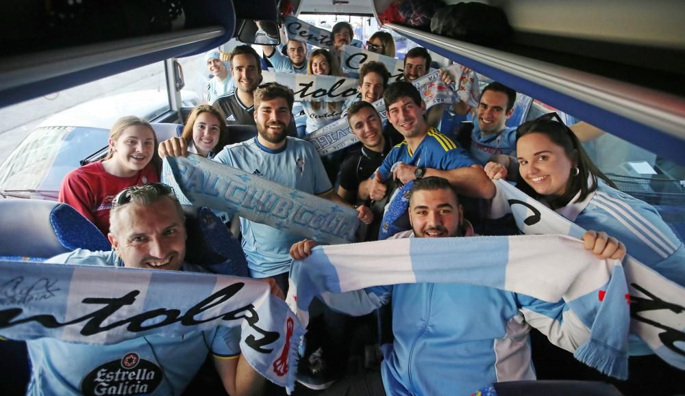 La afición del Celta camino de Riazor