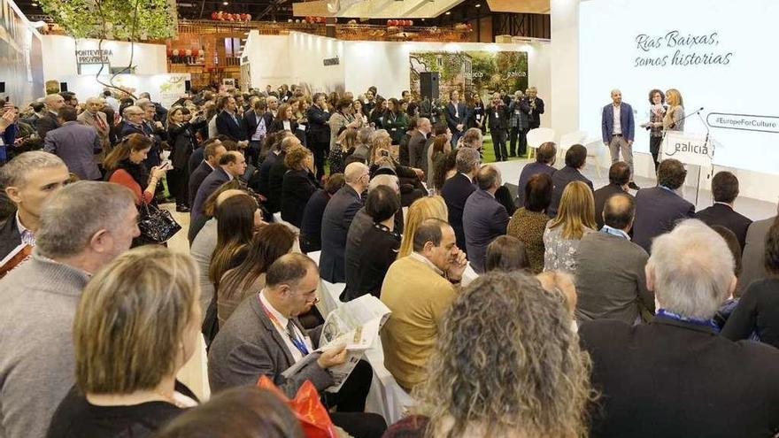 El público abarrotó el stand de Galicia durante la presentación de la campaña &quot;Somos Historias&quot;. // FdV