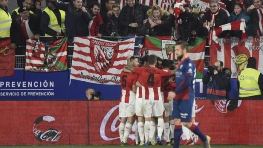 El Athletic suma tres puntos y frena las ganas del Huesca