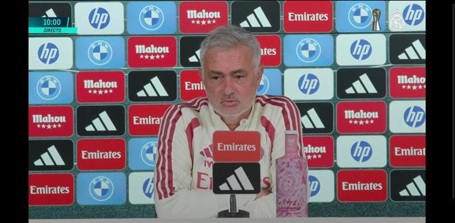 El vestuario del Real Madrid se distancia de Mourinho a 13 días del Clásico del Camp Nou