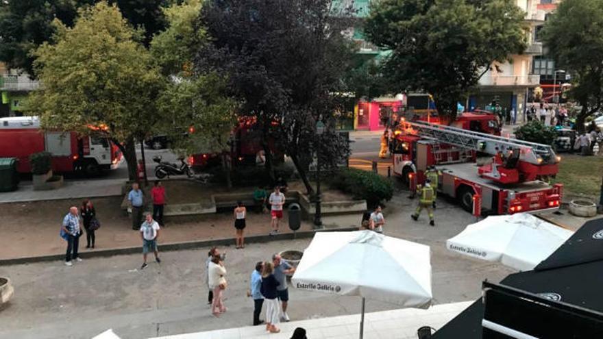 Incendio en Vigo: alarma en Pizarro al arder la cocina de un piso