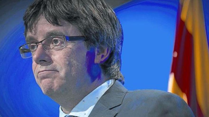 Puigdemont va mañana al Senado y el Parlament vota el viernes respuesta a 155