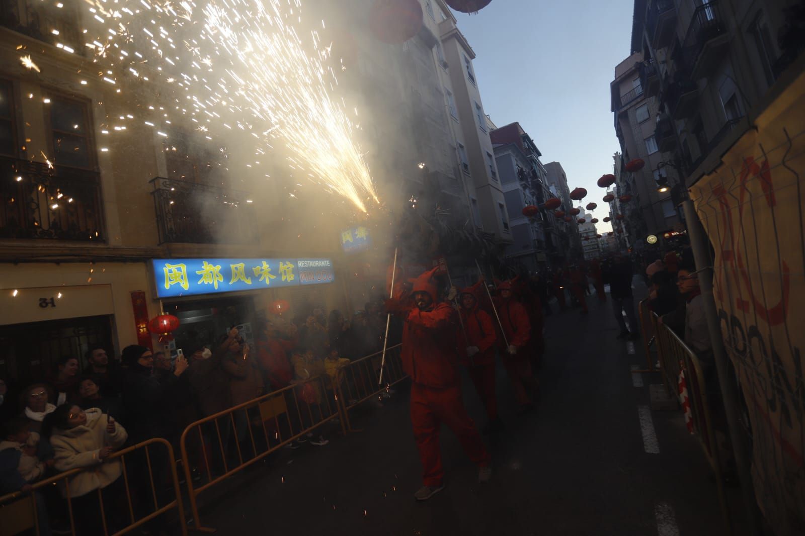 València recibe el nuevo año chino en una multitudinaria celebración