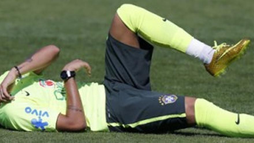 Brasil entrena pendiente de Neymar