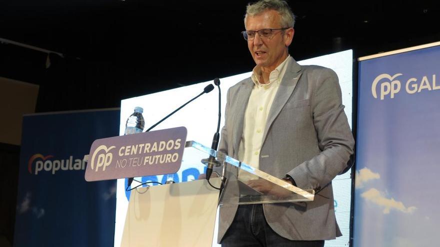 Alfonso Rueda, en un mitin previo a las elecciones municipales del 26-M. // M. Muñiz