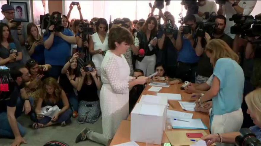 Soraya Sáenz de Santamaría vota en las primarias del PP