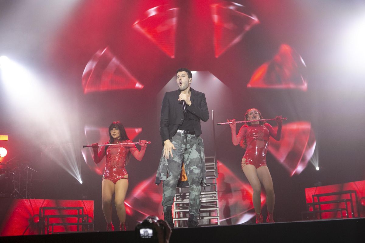 Sebastián Yatra durante un concierto.